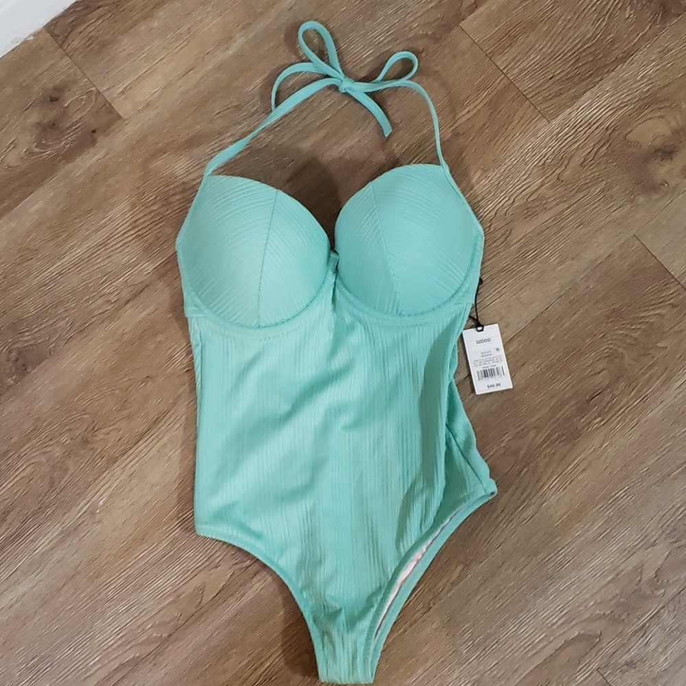 32DDD New swimsuit with tags.